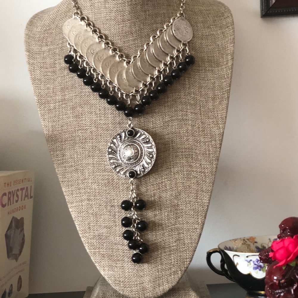 Boho Chic Statement Like The Countess - image 4